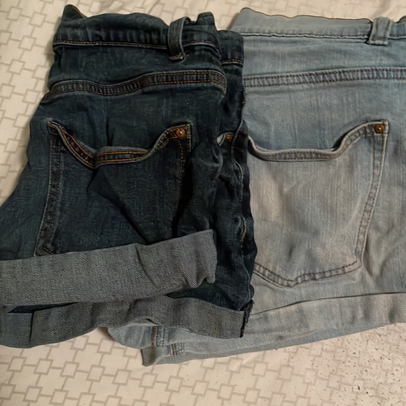 Womens shorts - Picture 4 of 4